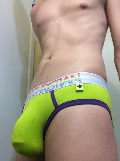slytherintomybutt:
Took a little photo shoot in my new...