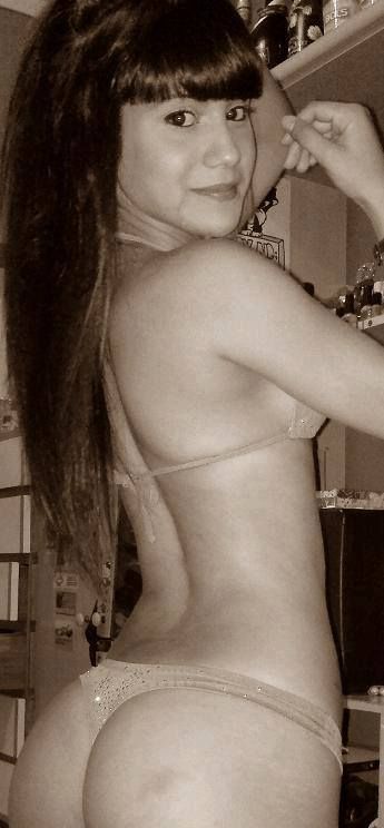 hermosa morocha que me cojeria!!