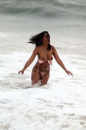 Sundy Carter Bikini Fail in the Ocean