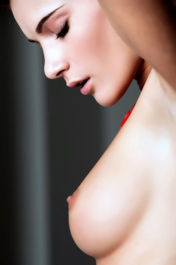 Side Boobs