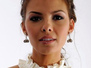 Ali Landry-7/73 -5'9''- 36-24-34''-36B-Bra -121lbs -9-Shoe, Beautiful Model/Actress Serious Cunnilingus! -Yum! Yum!