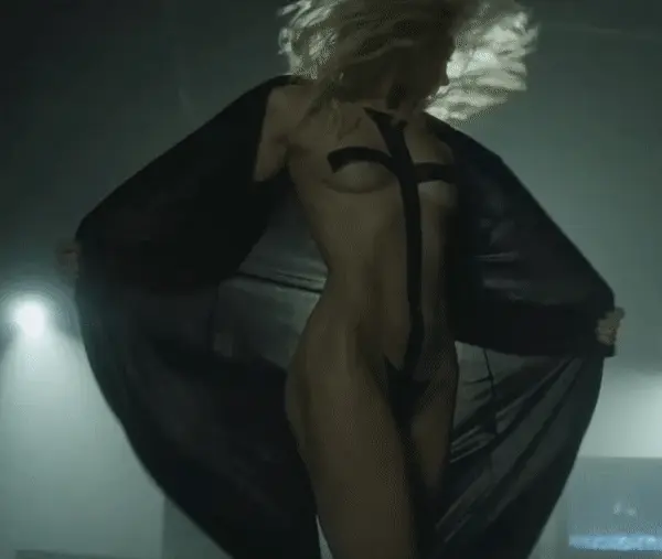 Taylor Momsen -7/93 -5'8''- 34-25-35''-32B-Bra -119lbs -8.5-Shoe, Hot Singer, Sweet Cunnilingus! -Yum! Yum!