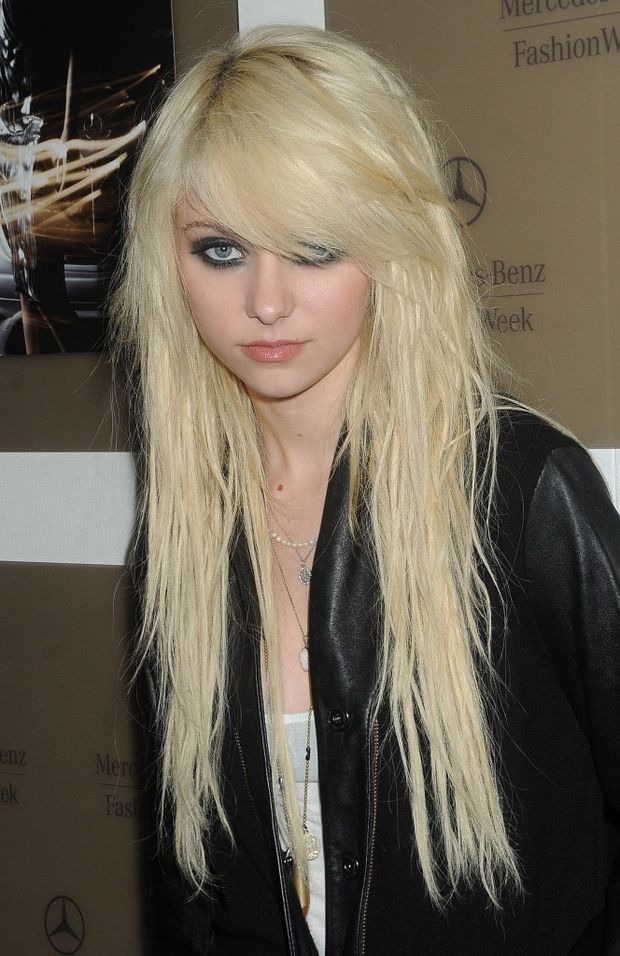 Taylor Momsen -7/93 -5'8''- 34-25-35''-32B-Bra -119lbs -8.5-Shoe, Hot Singer, Sweet Cunnilingus! -Yum! Yum!