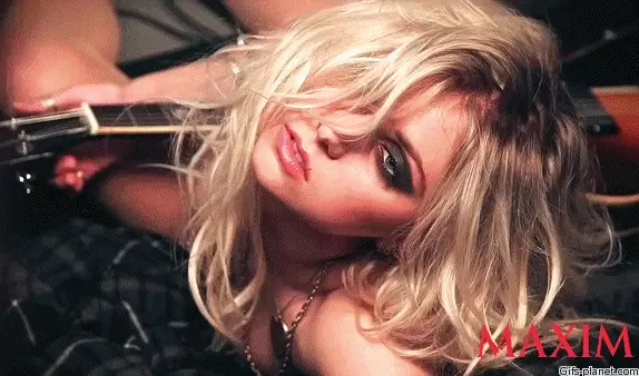 Taylor Momsen -7/93 -5'8''- 34-25-35''-32B-Bra -119lbs -8.5-Shoe, Hot Singer, Sweet Cunnilingus! -Yum! Yum!