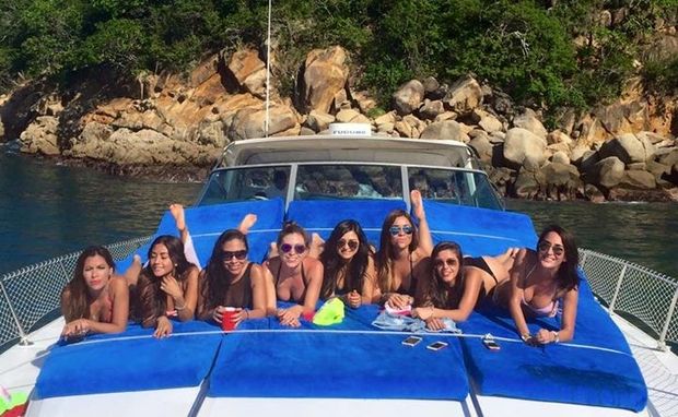 Yacht friends