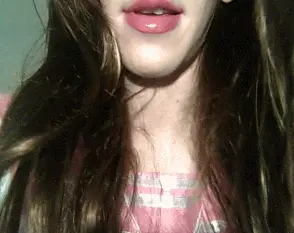 i wanna kiss her