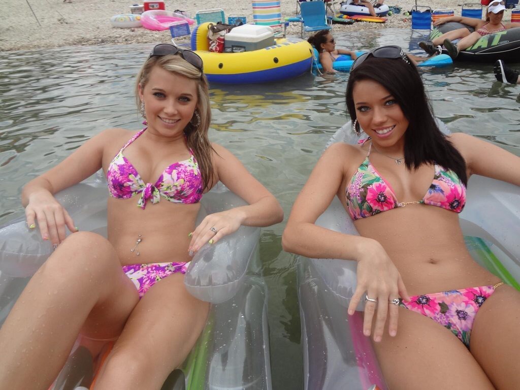 Floating babes