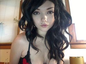 Soya Suicide -/89 - 32C- 110lbs, Natural Babe....Eat Her!....Kiss Kiss, Yum!Yum!