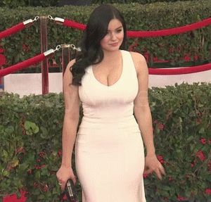 Ariel Winter - 1/98 -5'1''- 36-24-36''-32D-Bra - 123lbs -7-Shoe, Non-Skinny Beauty, Cute Cunnilingus! -Yum! Yum!
