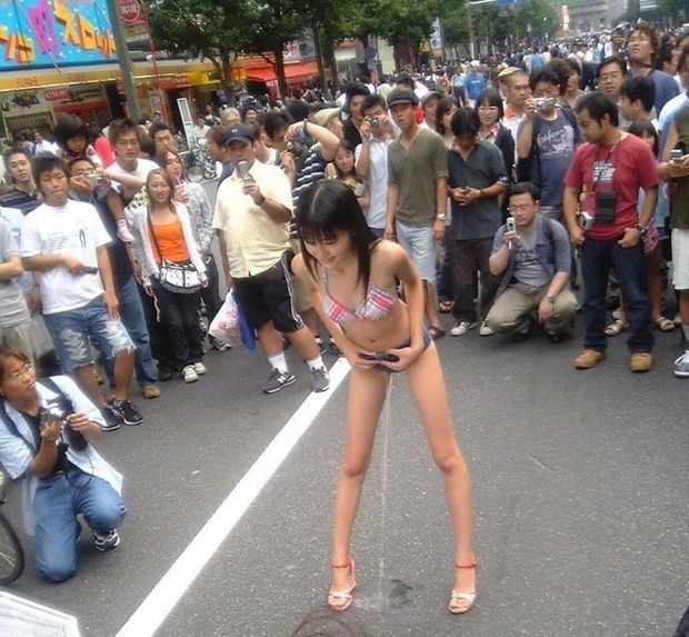 Japanese public peeing