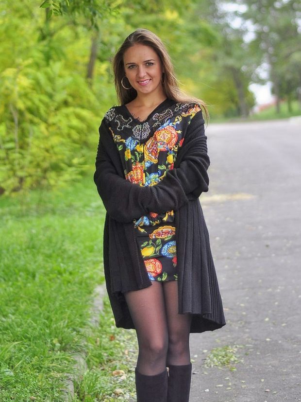Gorgeous babe