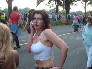 candid braless pokies