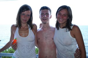 candid braless pokies