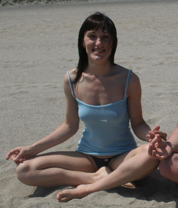 candid braless pokies