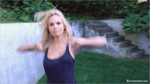 Dani Mathers -1/87 -5'2''- 33-23-32''-32D-Bra - 96lbs -5.5-Shoe, Petite Playmate Cunnilingus! -Yum! Yum!