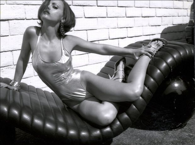 Christina Ricci -2/80 -5'1''- Pretty Legs/Feet -  I Love Italian Woman.....Eat All Day.....Yummy!