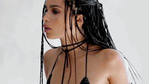 Zoe Kravitz -12/88 -5'1''- Petite Sweetheart....Kisses!