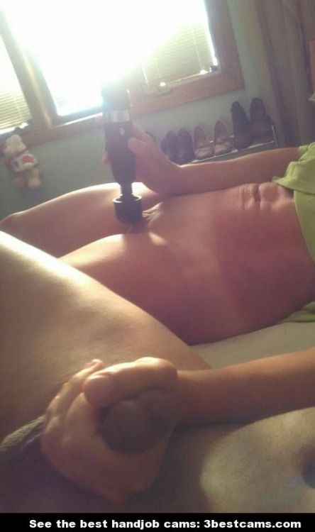 hugehandjobcollection:

You like live hand jobs?
Click HERE to...