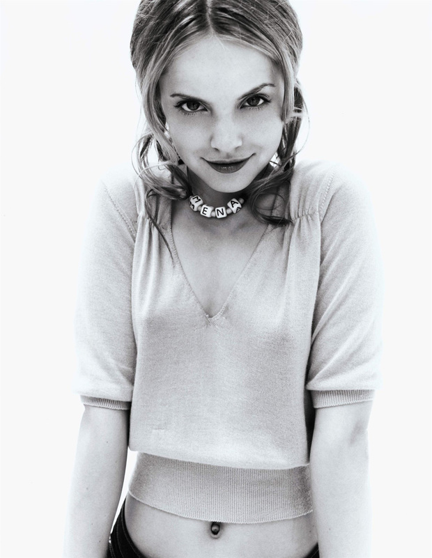 Mena Suvari