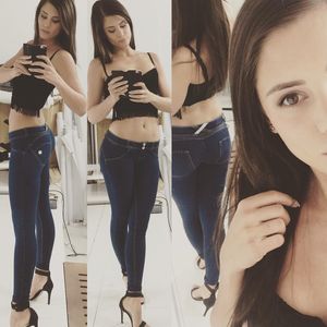 I love those #freddyjeans #sexy #brunette #workingmood #littlecaprice™ #officiallittlecaprice #thewhiteboxxx #officialprofile