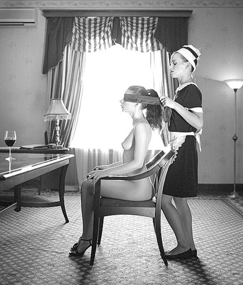 Maild Blindfolding the Sub