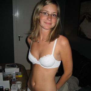 Hot Amateur At Home