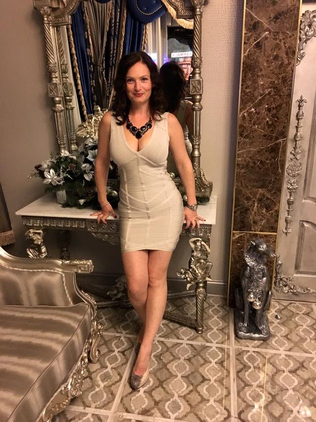 Sexy dressed milf!