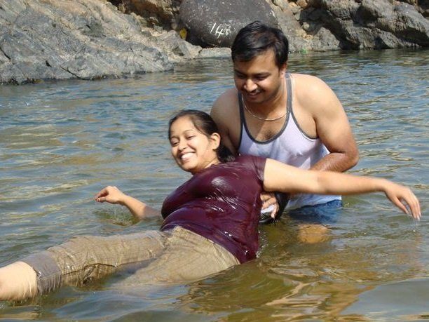 Mujhe Talab Ke Undar Bhai Ne Choda hindi sex story