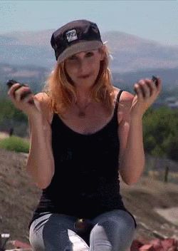 Kari Byron -12/74 -5'5''- 36-26-36''-34B-Bra -145lbs -7-Shoe -"Myth-Busters"- COOL BABE....