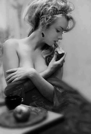 I would bite the apple for this Eve