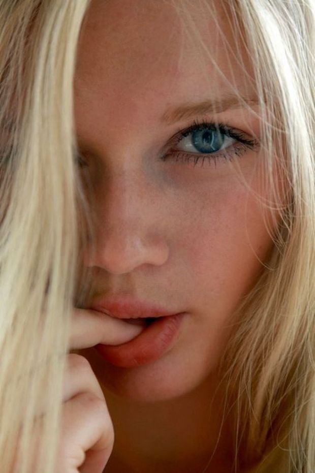 Christina by Mike Downson