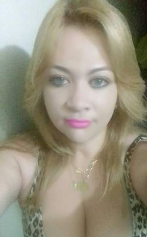 Another fb Slut showing cleavage