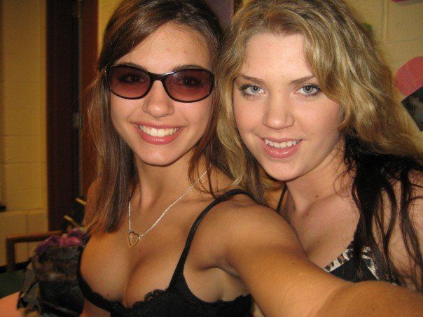 nice cleavage!
