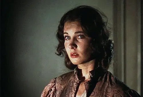 Vivien Leigh  -  5'3''- British Beauty - "Miss Scarlett".....Passed 1967