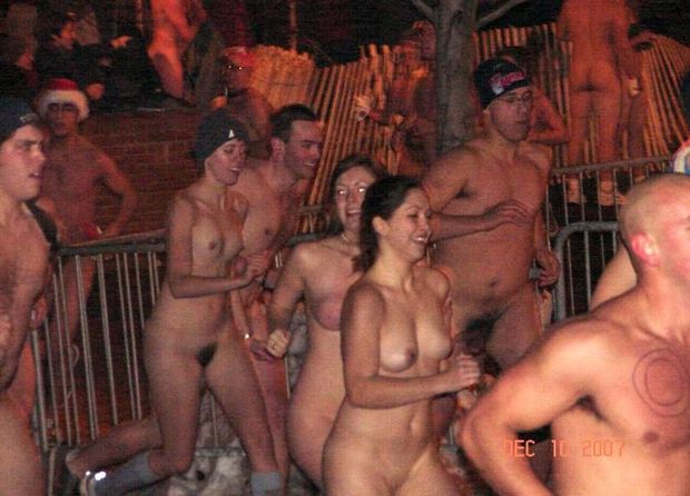 i'm sure her male friends were happy to see know what she looks like totally naked