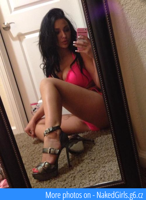 More photos of her on goo.gl/xXfS4L