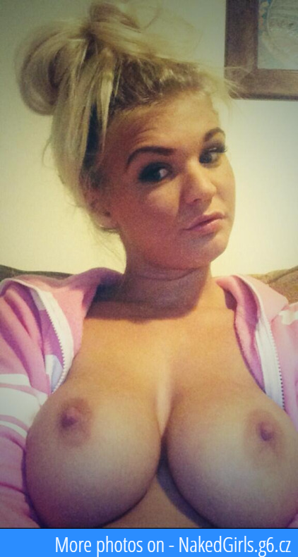 More photos of her on goo.gl/xXfS4L