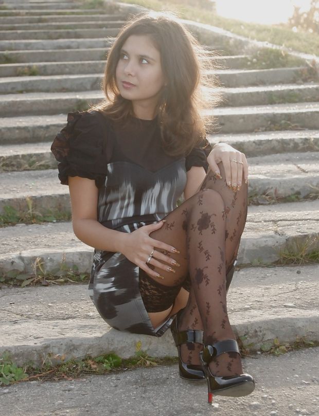 Gorgeous babe