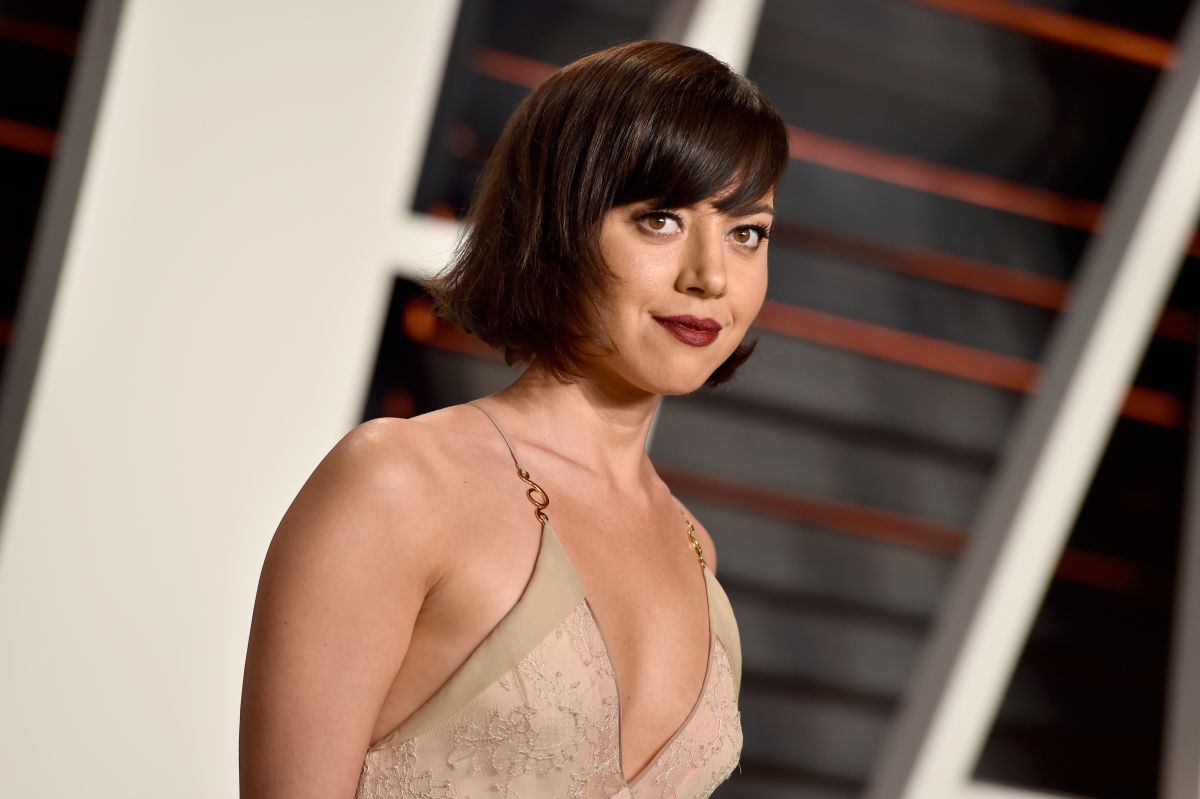 Aubrey Plaza At 2016 Vanity Fair Oscar Party Hosted By Graydon Carter.....SWEET!