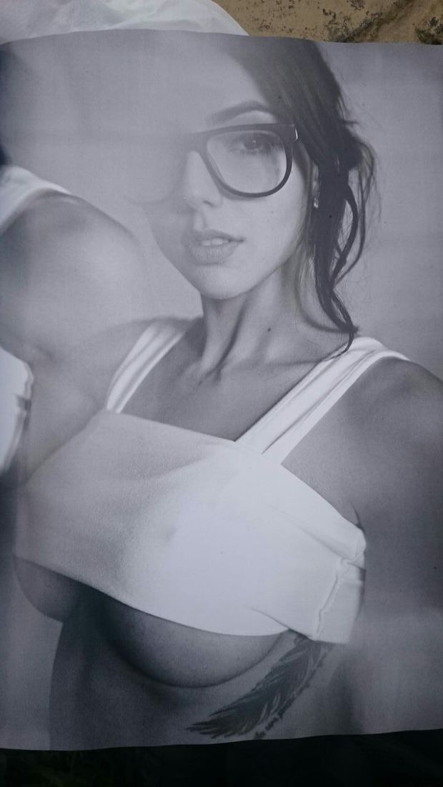 underboobs