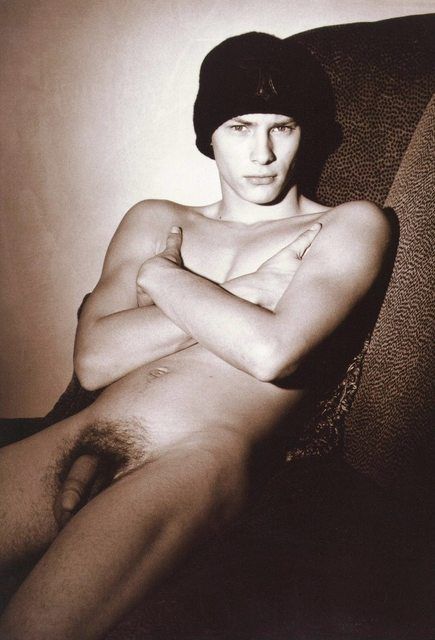 I wish I will become rich just so I can spend my life creamping male models until my cock drops. The only reason to become rich;)