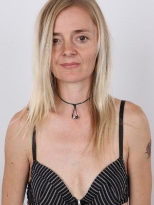 Czech Casting amateur Laura