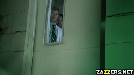 Harley Quinn sucking Bill Baileys big thick cock