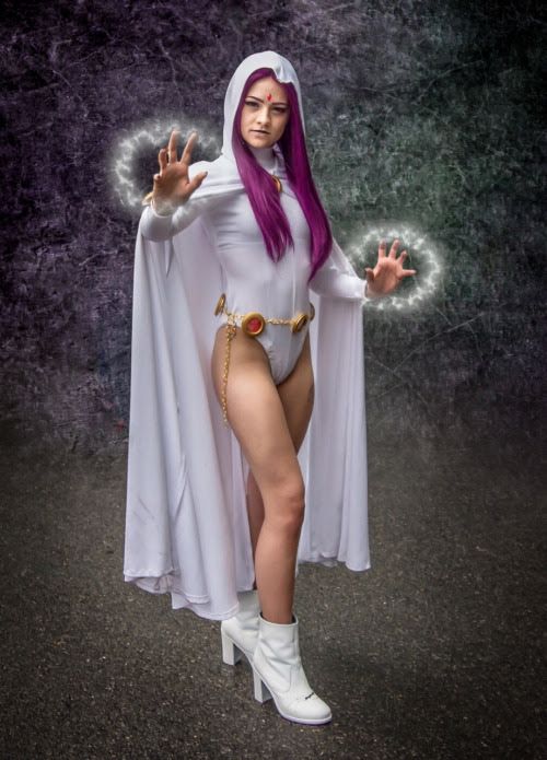 Raven cosplay