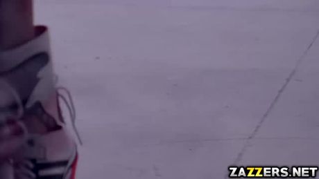 Harley Quinn rides Bill Baileys big cock on top