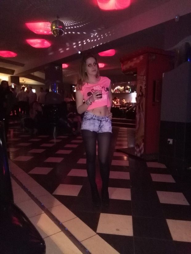 Chick in daisy dukes on a party