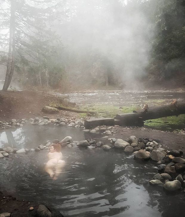 London Andrews naked in the hot springs