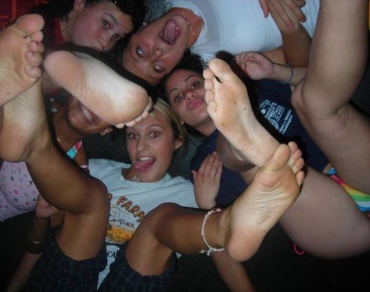 feet1113-3