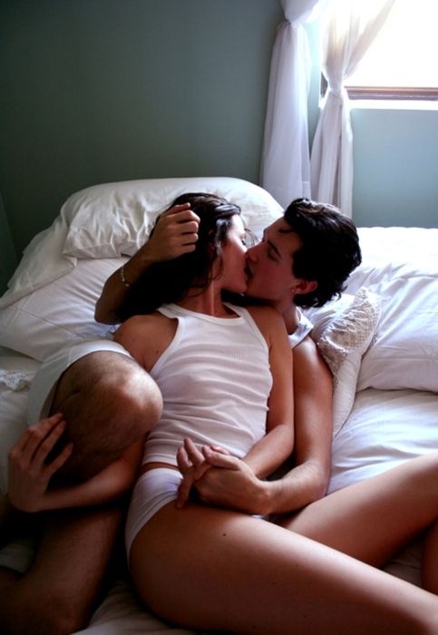 kupple kissing