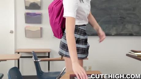 Little Molly Manson Gives Blowjob and Pounded